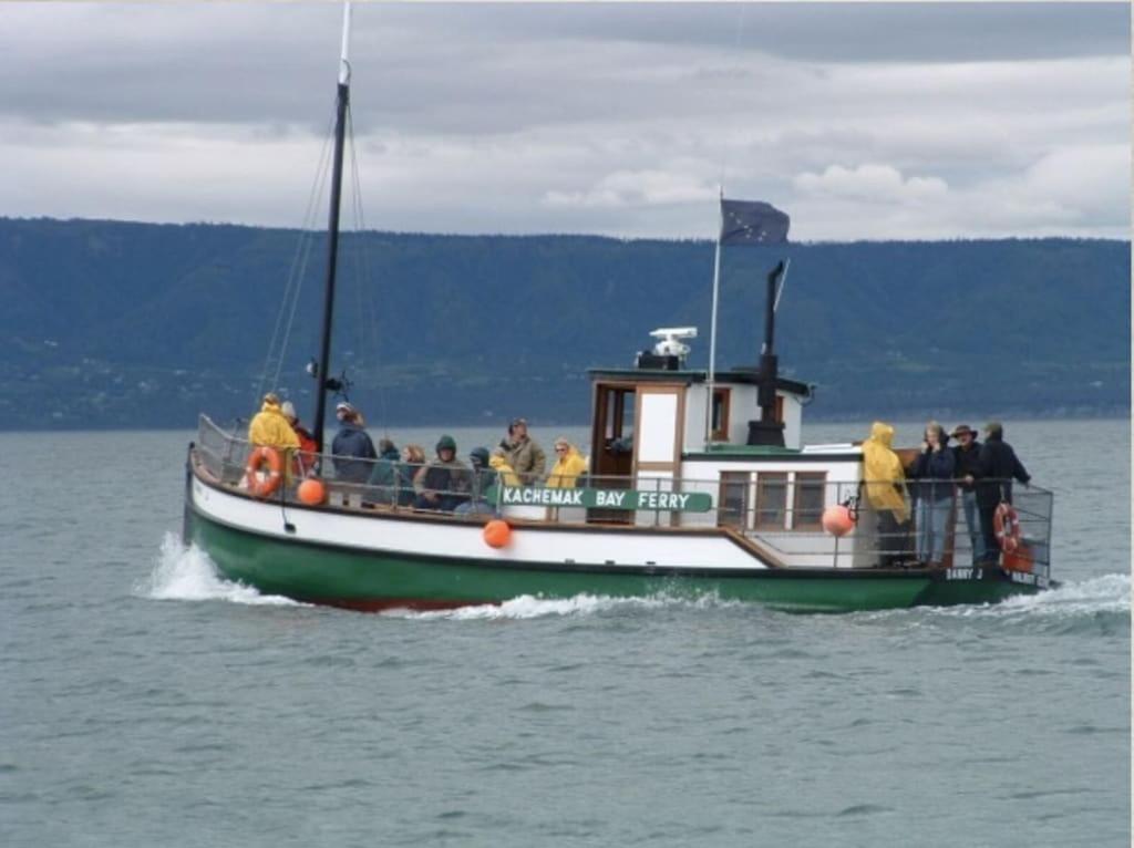 Oyster Lady Homer, Ak Exterior photo